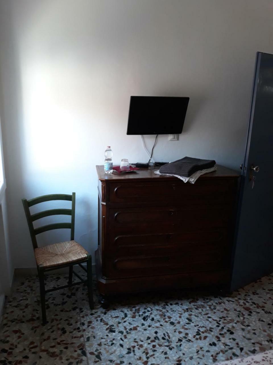 Affittacamere Fiore Ίμολα Δωμάτιο φωτογραφία